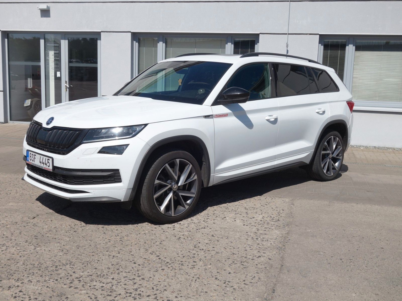 Skoda Kodiaq 2,0TDI 140kW, 4x4, SportLine, Pano, Webas - SUV/ Geländewagen: das Bild 2 Skoda Kodiaq 2,0TDI 140kW, 4x4, SportLine, Pano, Webas - SUV/ Geländewagen: das Bild 2