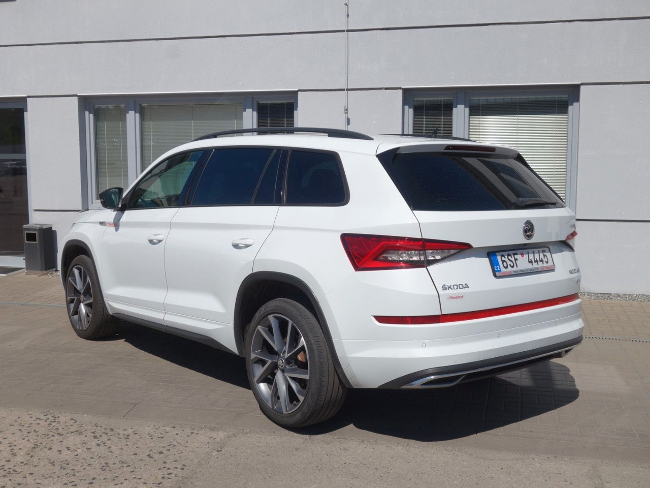 Skoda Kodiaq 2,0TDI 140kW, 4x4, SportLine, Pano, Webas - SUV/ Geländewagen: das Bild 4 Skoda Kodiaq 2,0TDI 140kW, 4x4, SportLine, Pano, Webas - SUV/ Geländewagen: das Bild 4