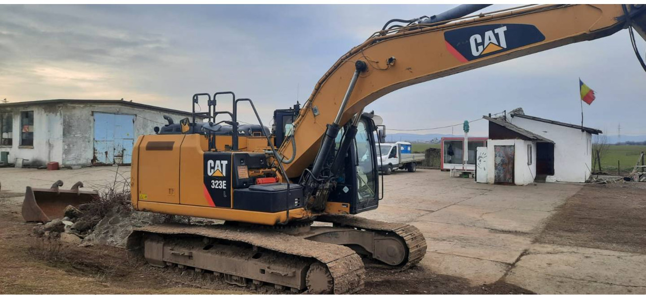 CAT 323EL - Kettenbagger: das Bild 2 CAT 323EL - Kettenbagger: das Bild 2
