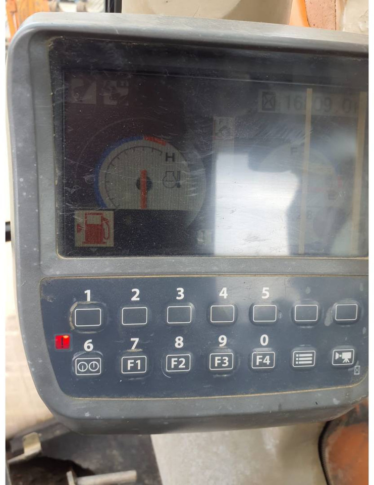 HITACHI ZX2400N-3 - Kettenbagger: das Bild 5 HITACHI ZX2400N-3 - Kettenbagger: das Bild 5