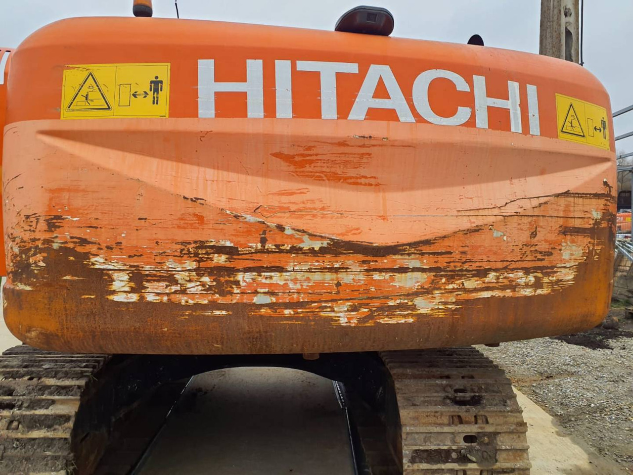 HITACHI ZX2400N-3 - Kettenbagger: das Bild 4 HITACHI ZX2400N-3 - Kettenbagger: das Bild 4