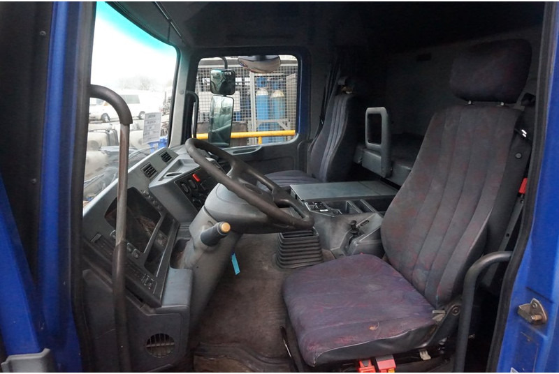 Mercedes-Benz ACTROS F04 MP1 94289915481213 - Fahrerhaus und Interieur für LKW: das Bild 4 Mercedes-Benz ACTROS F04 MP1 94289915481213 - Fahrerhaus und Interieur für LKW: das Bild 4