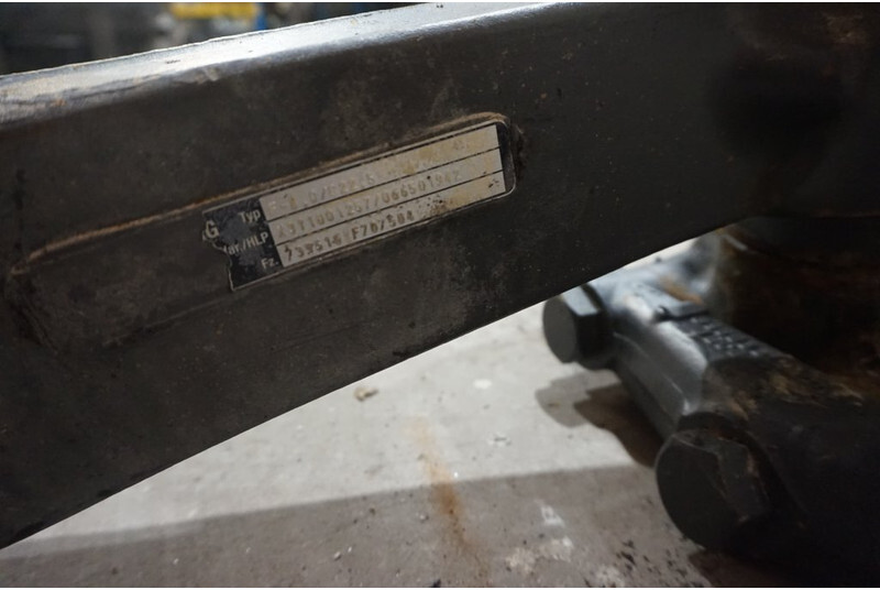 Mercedes-Benz F-8/C22.5 RECHT - Vorderachse für LKW: das Bild 3 Mercedes-Benz F-8/C22.5 RECHT - Vorderachse für LKW: das Bild 3