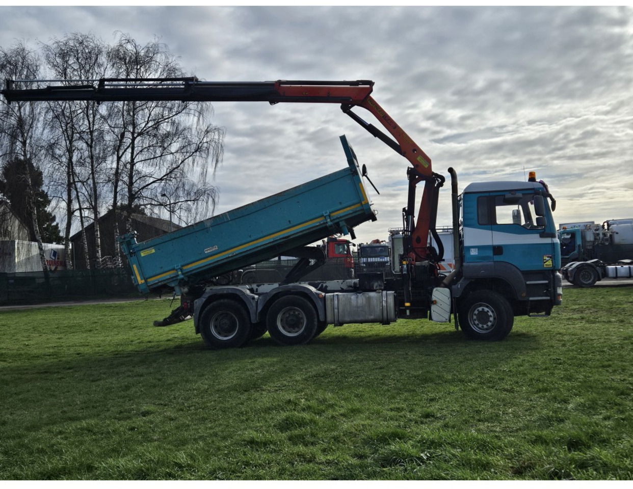 Kipper MAN TGA 33.360 TIPPER 3 SIDE CRANE PALFINGER 16502 *REMOTE CONTROL: das Bild 6
