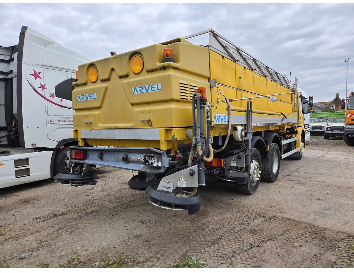 MERCEDES AXOR 2533 6X2 CHASSIS LOW MILEAGE - Fahrgestell LKW, Schneeräumfahrzeug: das Bild 3 MERCEDES AXOR 2533 6X2 CHASSIS LOW MILEAGE - Fahrgestell LKW, Schneeräumfahrzeug: das Bild 3