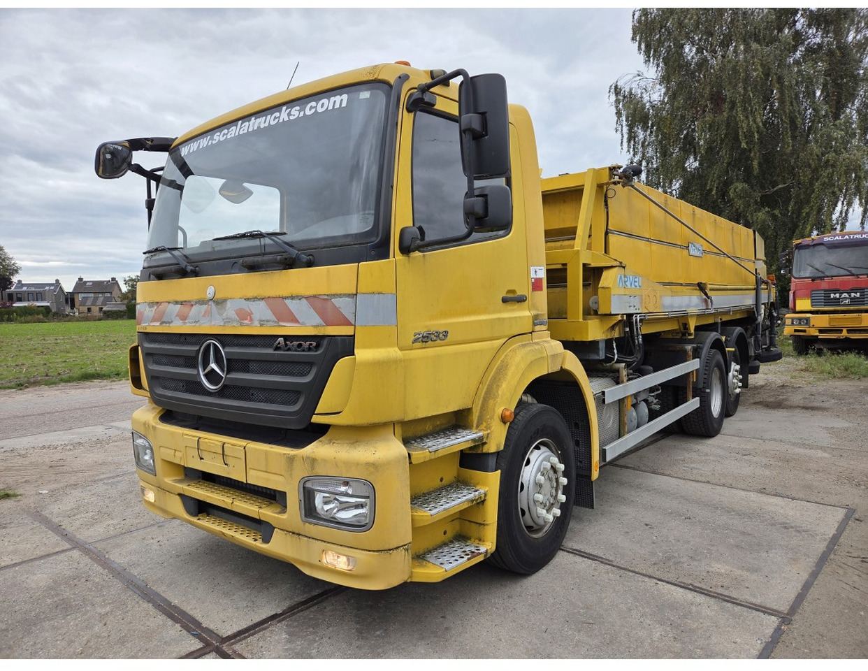 MERCEDES AXOR 2533 6X2 CHASSIS LOW MILEAGE - Fahrgestell LKW, Schneeräumfahrzeug: das Bild 1 MERCEDES AXOR 2533 6X2 CHASSIS LOW MILEAGE - Fahrgestell LKW, Schneeräumfahrzeug: das Bild 1