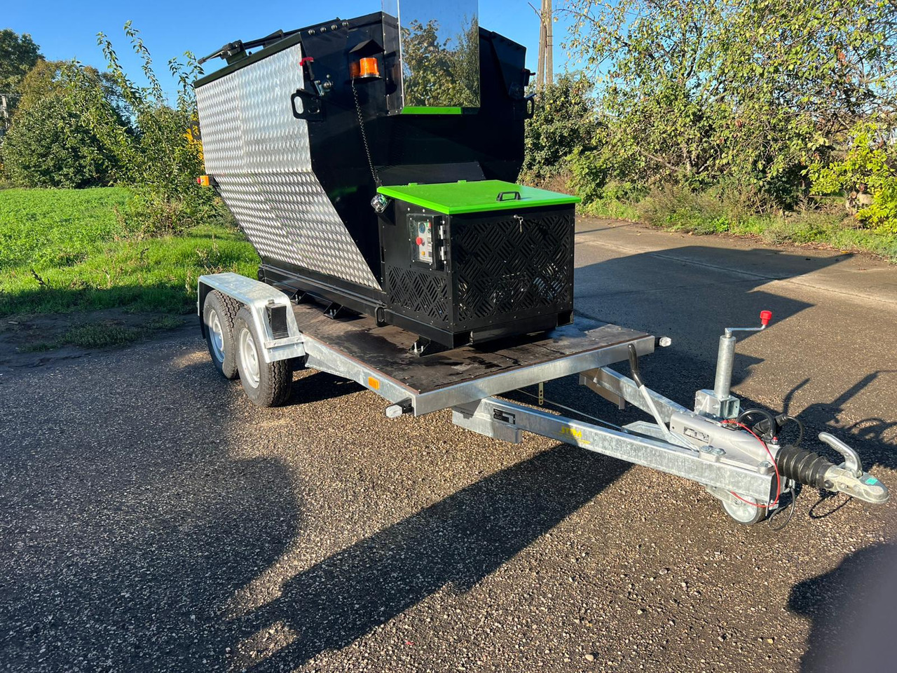 TICAB Asphalt Hot Box from the Manufacturer for 2,8 t, termiskais bunkurs asfaltam HB-2 - Asphalttechnik: das Bild 1 TICAB Asphalt Hot Box from the Manufacturer for 2,8 t, termiskais bunkurs asfaltam HB-2 - Asphalttechnik: das Bild 1