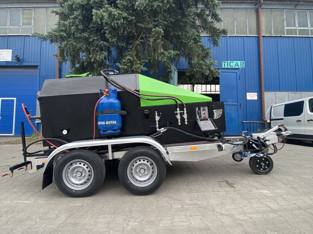 TICAB SelfPropelled Bitumen Emulsion Sprayer,1000L,Manufacturer - Bitumenspritzmaschine: das Bild 1 TICAB SelfPropelled Bitumen Emulsion Sprayer,1000L,Manufacturer - Bitumenspritzmaschine: das Bild 1