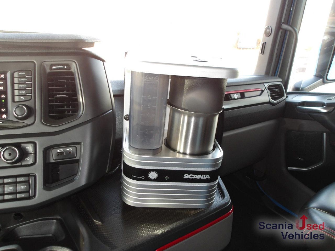 SCANIA S 590 NB - V8 - FULL AIR - HYDRAULIK - LEDER - - Sattelzugmaschine: das Bild 5 SCANIA S 590 NB - V8 - FULL AIR - HYDRAULIK - LEDER - - Sattelzugmaschine: das Bild 5