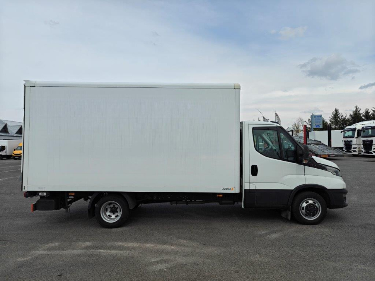 IVECO Daily 35C16H - Kastenwagen: das Bild 4 IVECO Daily 35C16H - Kastenwagen: das Bild 4