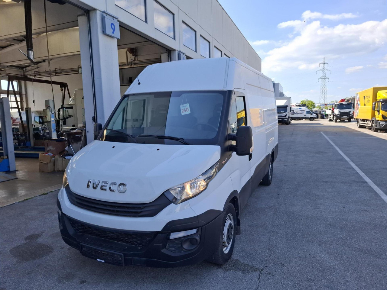 IVECO Daily 35S14V - Personentransporter: das Bild 1 IVECO Daily 35S14V - Personentransporter: das Bild 1