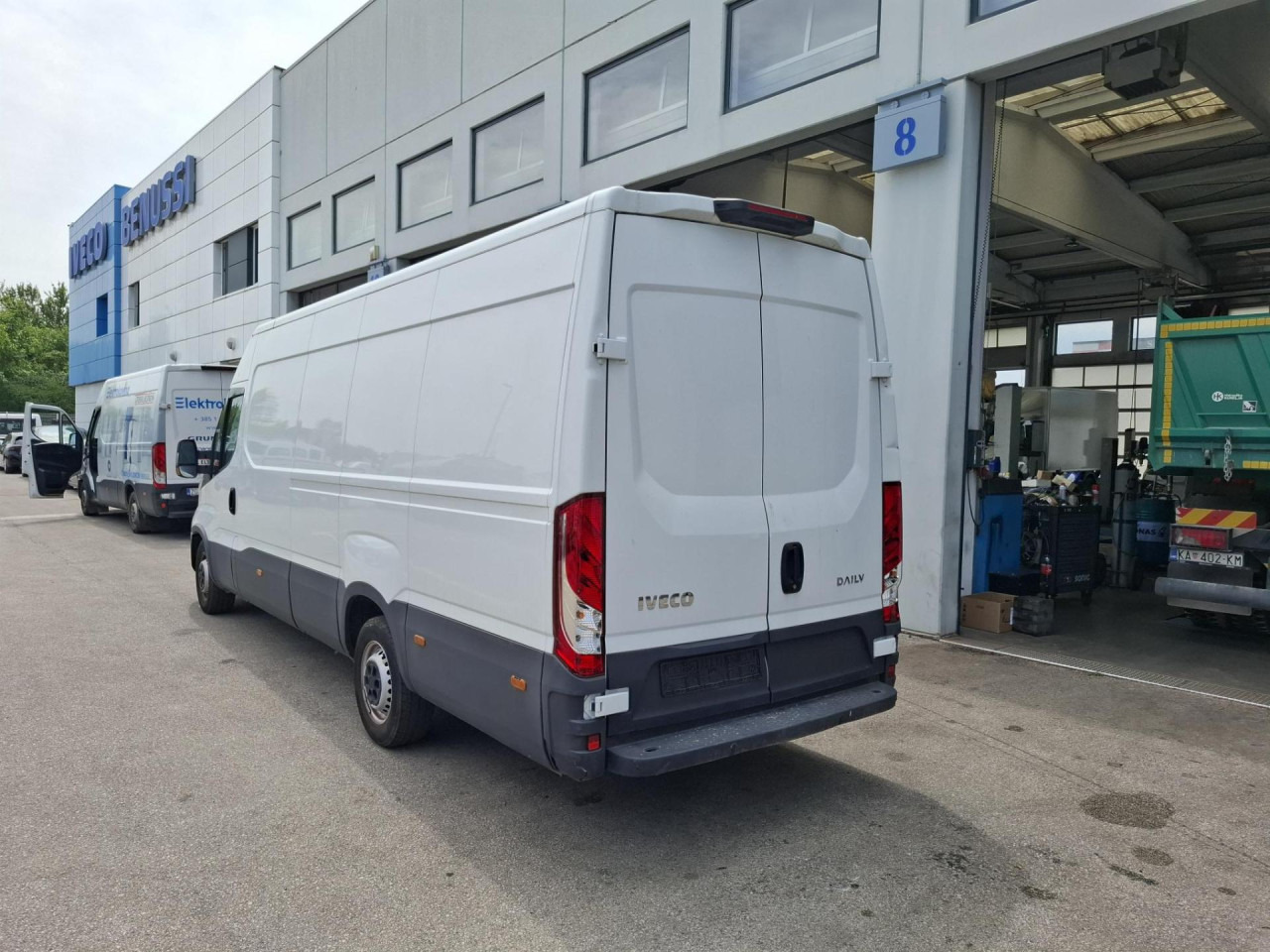 IVECO Daily 35S16V - Personentransporter: das Bild 3 IVECO Daily 35S16V - Personentransporter: das Bild 3