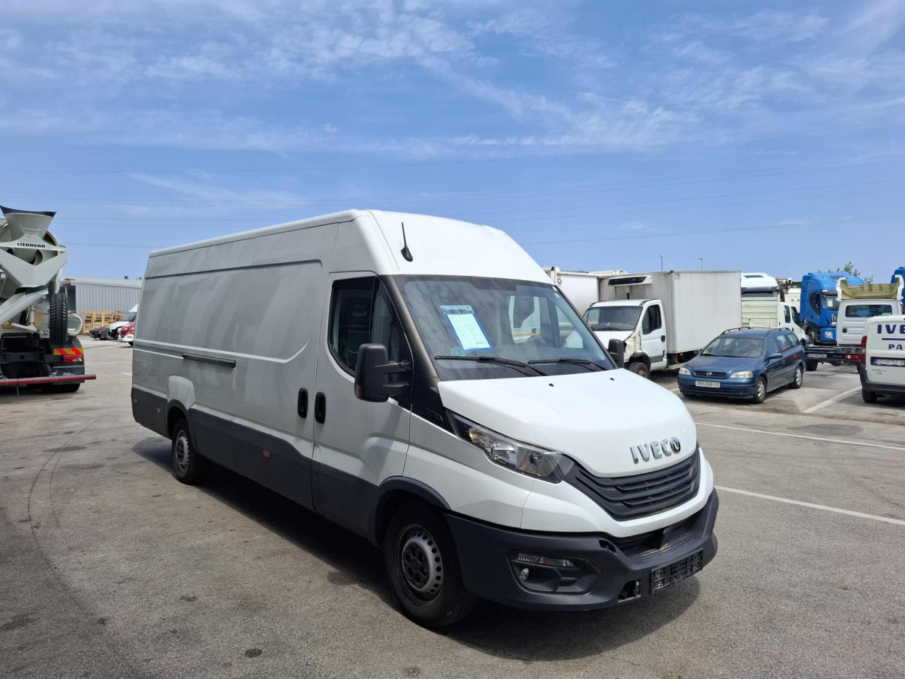 IVECO Daily 35S16V - Personentransporter: das Bild 2 IVECO Daily 35S16V - Personentransporter: das Bild 2