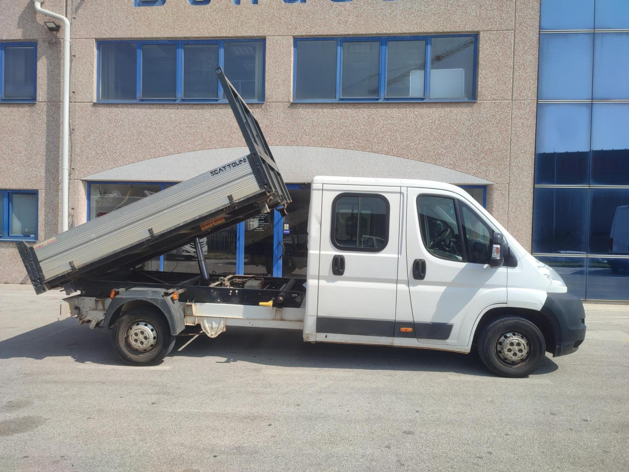 PEUGEOT Boxer 2.2 HDI - Kipper Transporter, Transporter mit Doppelkabine: das Bild 5 PEUGEOT Boxer 2.2 HDI - Kipper Transporter, Transporter mit Doppelkabine: das Bild 5
