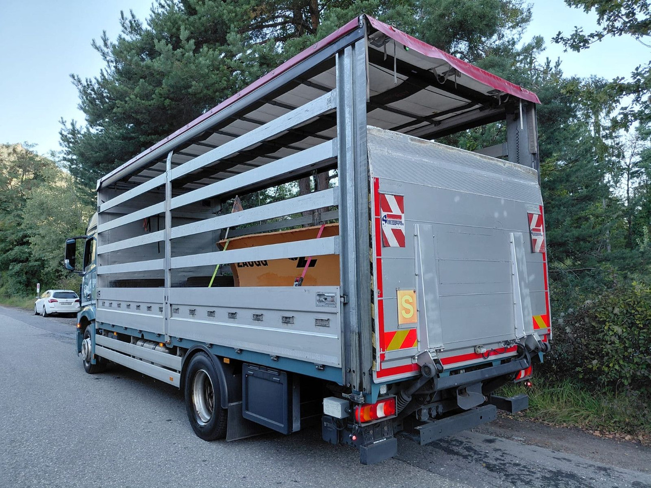 Mercedes-Benz Actros 1836 4x2, E6, Ladebordwand, Fahrschule - Plane LKW: das Bild 5 Mercedes-Benz Actros 1836 4x2, E6, Ladebordwand, Fahrschule - Plane LKW: das Bild 5