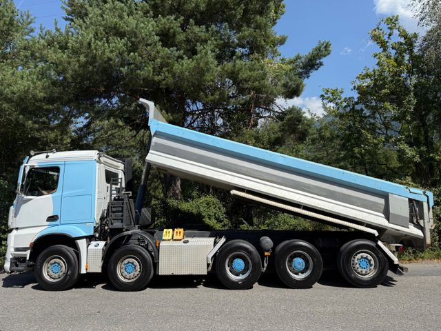 Mercedes-Benz Arocs 4451 10x4, E6, Swiss Kipper, Dumper - Kipper: das Bild 3 Mercedes-Benz Arocs 4451 10x4, E6, Swiss Kipper, Dumper - Kipper: das Bild 3