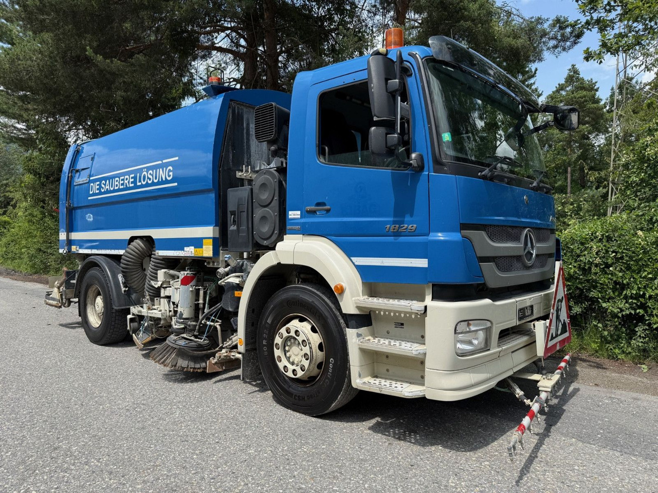 Mercedes-Benz Axor 1829 4x2, E5, EPS, RHD, Faun Kehrmaschine - Kehrmaschine: das Bild 3 Mercedes-Benz Axor 1829 4x2, E5, EPS, RHD, Faun Kehrmaschine - Kehrmaschine: das Bild 3