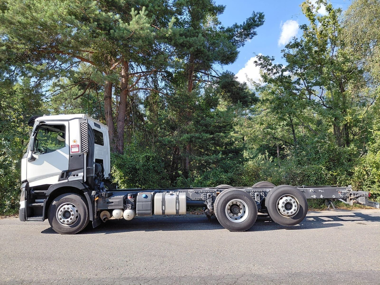 Renault T460 6x2, E6, Fahrgestell - Fahrgestell LKW: das Bild 2 Renault T460 6x2, E6, Fahrgestell - Fahrgestell LKW: das Bild 2