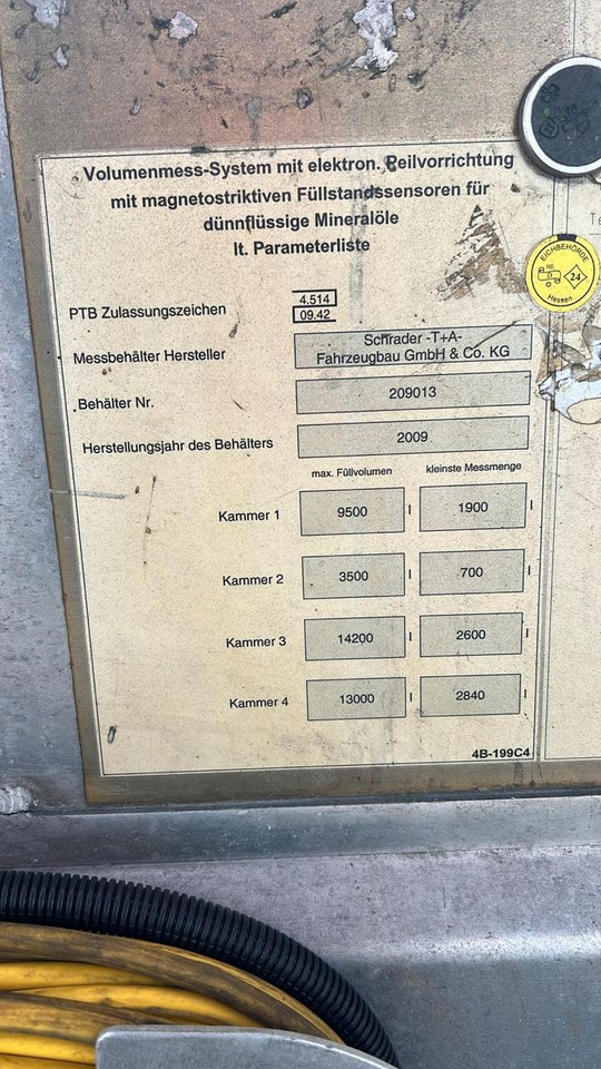 Schrader Treibstoff Diesel/Benzin, 4 Kammern, Sening - Tankauflieger: das Bild 5 Schrader Treibstoff Diesel/Benzin, 4 Kammern, Sening - Tankauflieger: das Bild 5