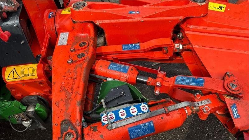 Kuhn Vari Master 183 6 Furet 183 - Pflug: das Bild 5 Kuhn Vari Master 183 6 Furet 183 - Pflug: das Bild 5