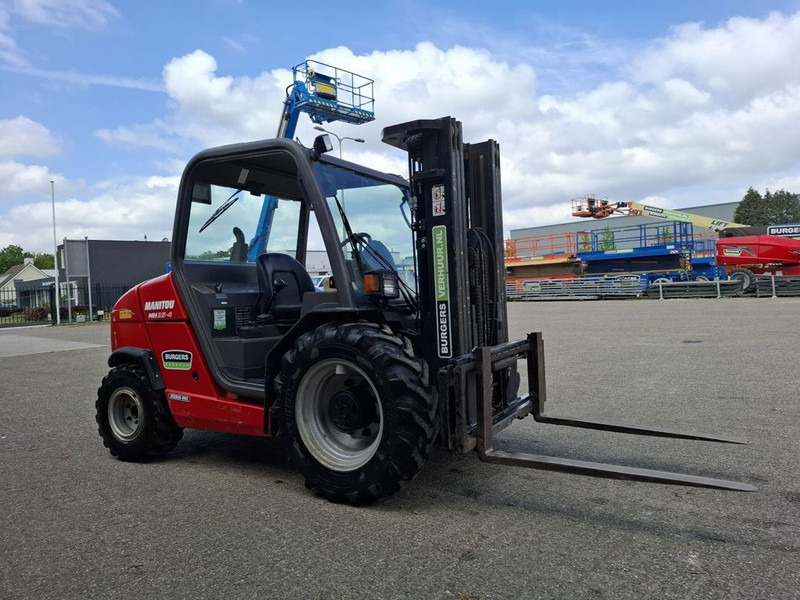 Manitou MH25-4 Buggy - Geländestapler: das Bild 2 Manitou MH25-4 Buggy - Geländestapler: das Bild 2