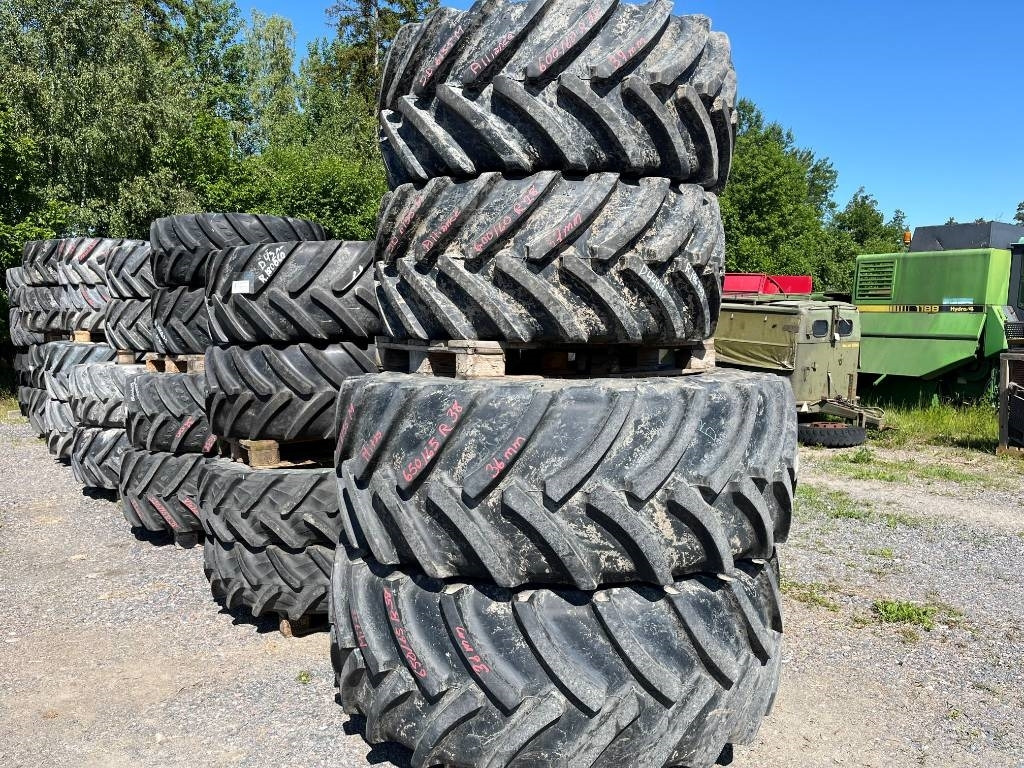 Alliance 650/65R38 600/60R28 till JD 6155 M - Reifen für Landmaschine: das Bild 1 Alliance 650/65R38 600/60R28 till JD 6155 M - Reifen für Landmaschine: das Bild 1
