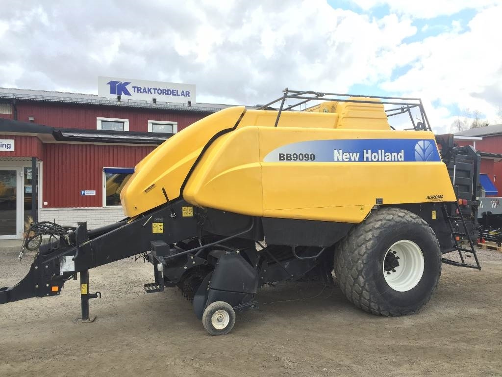 New Holland BB9090 Damaged / Skadad - Packenpresse: das Bild 1 New Holland BB9090 Damaged / Skadad - Packenpresse: das Bild 1
