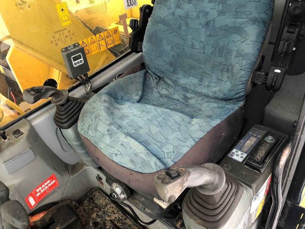 New Holland Kobelco E135SR dismantled: only spare parts - Kettenbagger: das Bild 5 New Holland Kobelco E135SR dismantled: only spare parts - Kettenbagger: das Bild 5