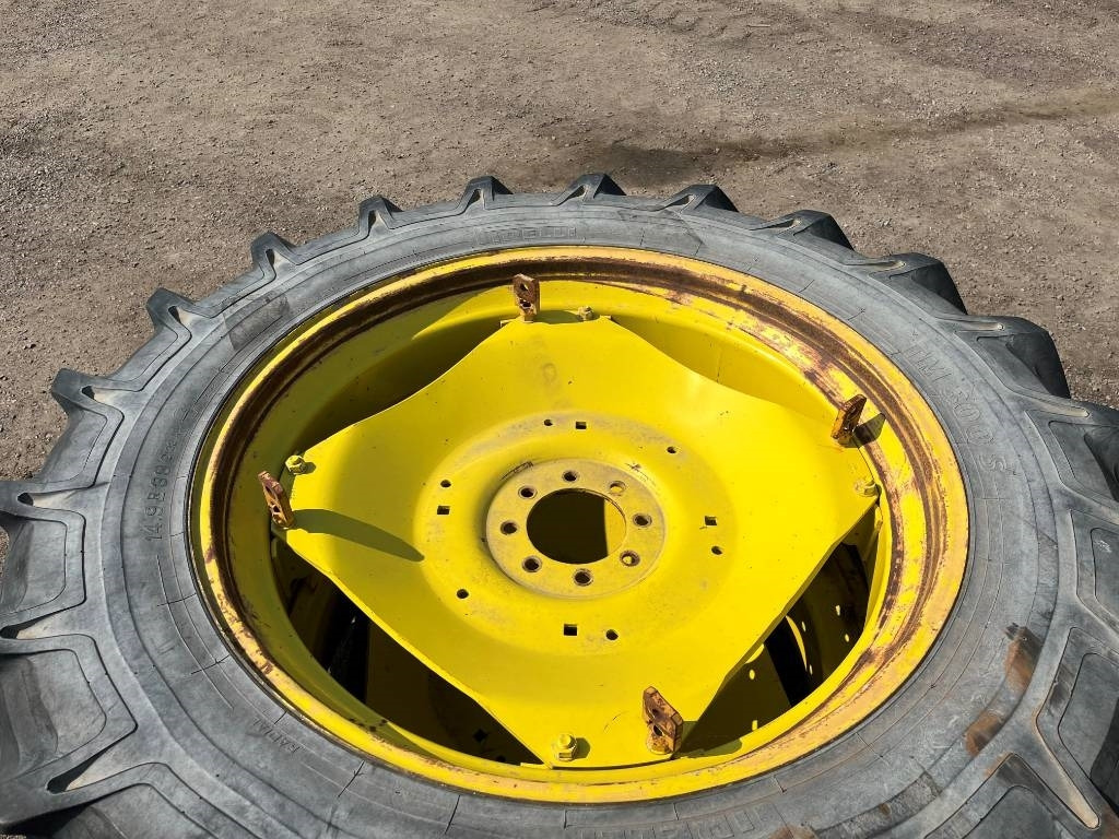 Pirelli 14,9R38 till John Deere - Reifen für Landmaschine: das Bild 4 Pirelli 14,9R38 till John Deere - Reifen für Landmaschine: das Bild 4