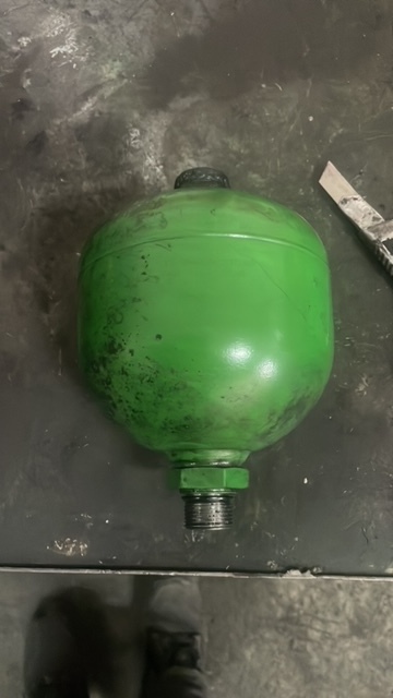 Akumulator gazowy John Deere - Batterie für Landmaschine: das Bild 2 Akumulator gazowy John Deere - Batterie für Landmaschine: das Bild 2