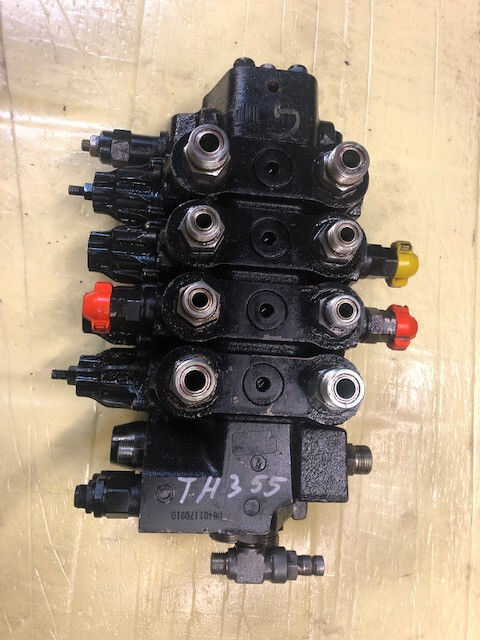 CAT TH 355 / TH 330 / TH 360 , TH 337 rozdzielacz hydrauliczny - Hydraulik ventil für Landmaschine: das Bild 1 CAT TH 355 / TH 330 / TH 360 , TH 337 rozdzielacz hydrauliczny - Hydraulik ventil für Landmaschine: das Bild 1