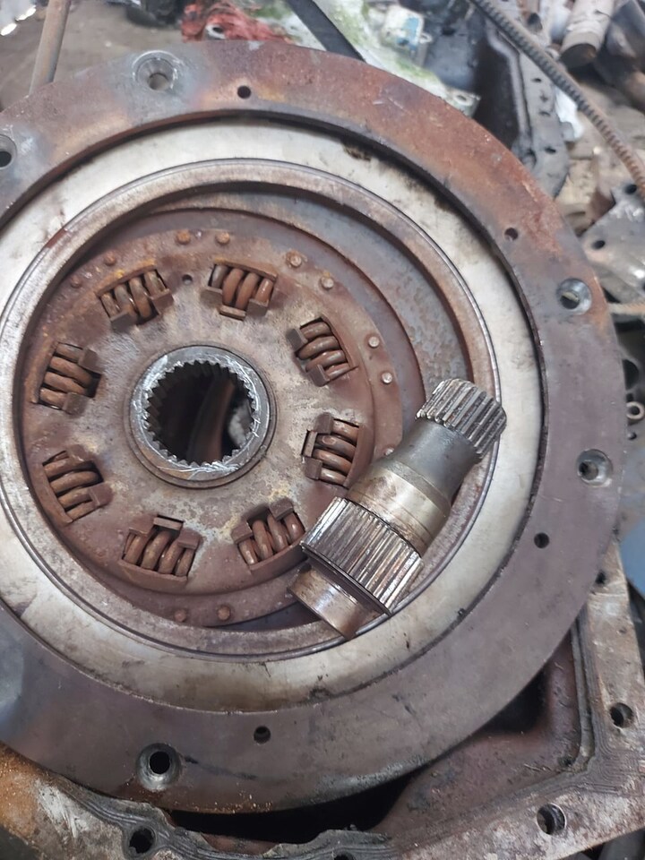 Ford 8730 Powershift sprzęgło - Kupplung und Teile für Traktor: das Bild 2 Ford 8730 Powershift sprzęgło - Kupplung und Teile für Traktor: das Bild 2