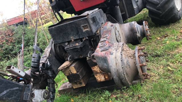 Harwester Valmet 911 Komatsu - Most Napędowy Tandem - Achse und Teile für Landmaschine: das Bild 2 Harwester Valmet 911 Komatsu - Most Napędowy Tandem - Achse und Teile für Landmaschine: das Bild 2