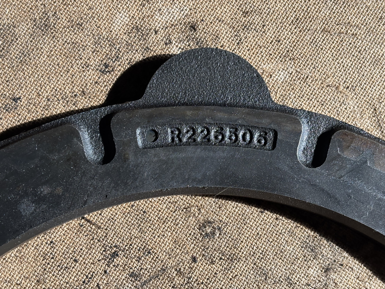 John Deere 7200 7230 7630 7830 7930 7M 230 Docisk Hamulca Płytka R226506 R240743 - Bremsscheibe für Landmaschine: das Bild 2 John Deere 7200 7230 7630 7830 7930 7M 230 Docisk Hamulca Płytka R226506 R240743 - Bremsscheibe für Landmaschine: das Bild 2