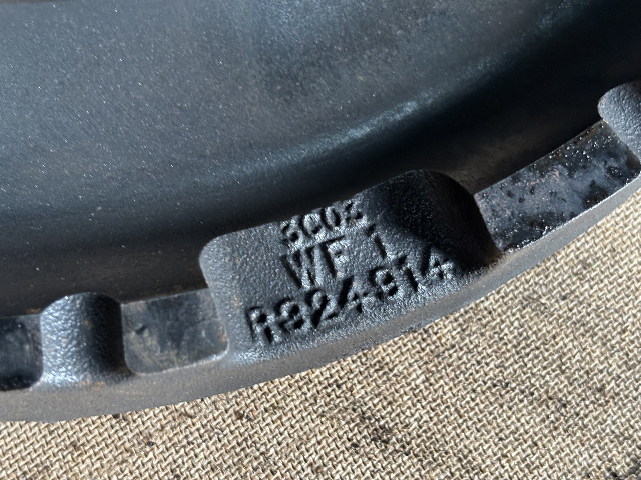 John Deere 7210 7230 7250 7R330 7R350 Docisk Hamulca Płytka R324914 - Bremsteile für Landmaschine: das Bild 2 John Deere 7210 7230 7250 7R330 7R350 Docisk Hamulca Płytka R324914 - Bremsteile für Landmaschine: das Bild 2