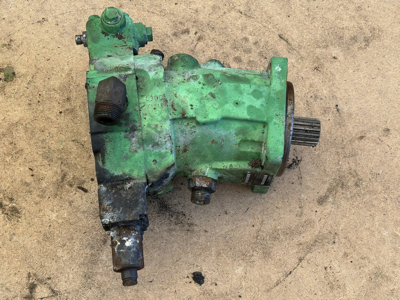 John Deere 8200 8300 8400 8500 Silnik hydrauliczny AXE83863 - Hydraulikmotor für Landmaschine: das Bild 1 John Deere 8200 8300 8400 8500 Silnik hydrauliczny AXE83863 - Hydraulikmotor für Landmaschine: das Bild 1