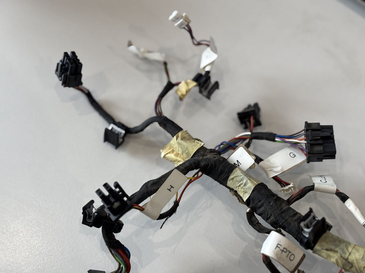 John Deere Wiązka Elektronika Kabli Podłokietnika NGOI MFTC AL222738 - Kabel/ Kabelbaum für Landmaschine: das Bild 4 John Deere Wiązka Elektronika Kabli Podłokietnika NGOI MFTC AL222738 - Kabel/ Kabelbaum für Landmaschine: das Bild 4