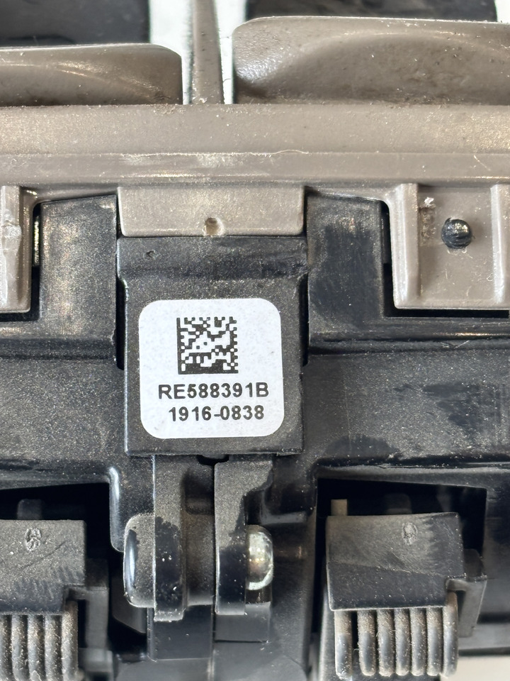 John Deere seria 6000 7000 8000 R - przełącznik tylnego TUZa RE588391 RE586552 - Sensor für Landmaschine: das Bild 4 John Deere seria 6000 7000 8000 R - przełącznik tylnego TUZa RE588391 RE586552 - Sensor für Landmaschine: das Bild 4