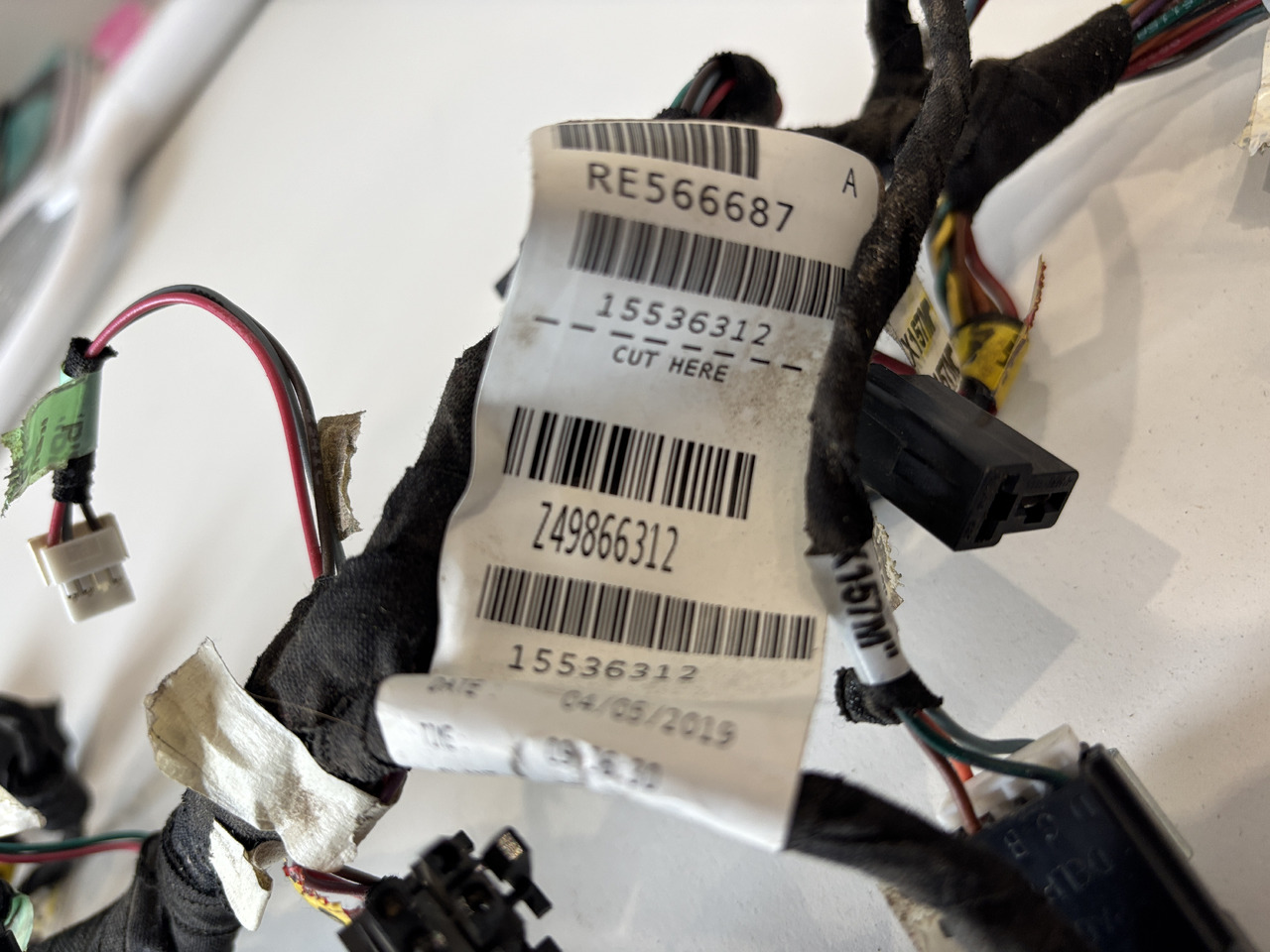 John Deere seria 6000 7000 8000 R - wiązka el. podłokietnika CommandARM RE566687 - Kabel/ Kabelbaum für Landmaschine: das Bild 3 John Deere seria 6000 7000 8000 R - wiązka el. podłokietnika CommandARM RE566687 - Kabel/ Kabelbaum für Landmaschine: das Bild 3