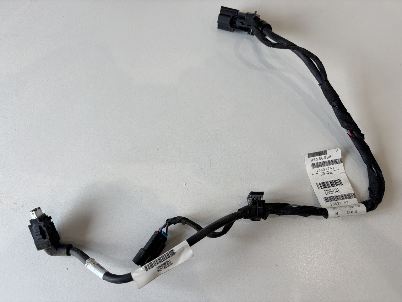 John Deere seria 6000 7000 8000 R - wiązka el. podłokietnika CommandARM RE566688 RE563549 - Kabel/ Kabelbaum für Landmaschine: das Bild 3 John Deere seria 6000 7000 8000 R - wiązka el. podłokietnika CommandARM RE566688 RE563549 - Kabel/ Kabelbaum für Landmaschine: das Bild 3