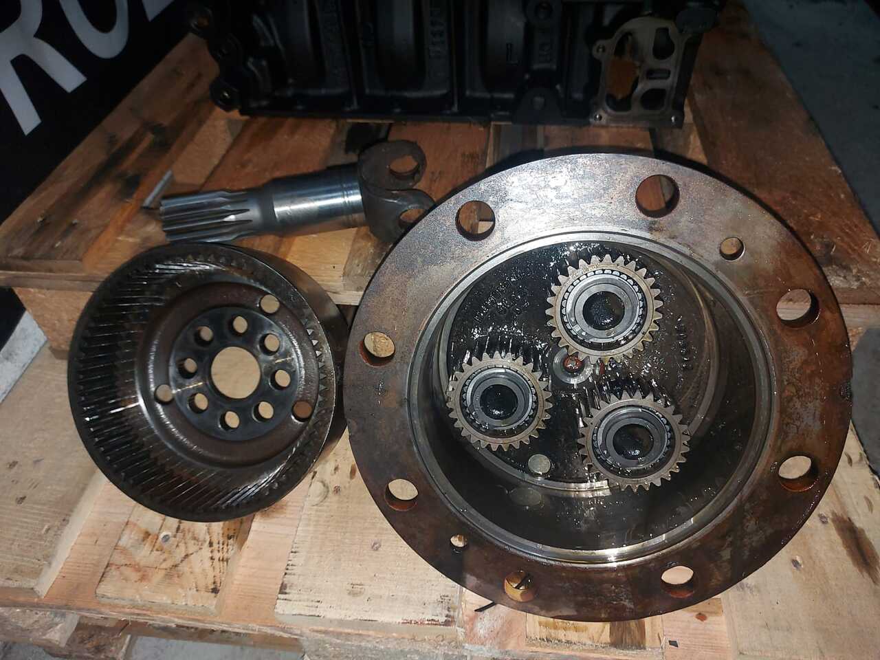 Manitou 527 , 627 , 629 , zwolnica kapelusz - Fahrantrieb für Landmaschine: das Bild 2 Manitou 527 , 627 , 629 , zwolnica kapelusz - Fahrantrieb für Landmaschine: das Bild 2