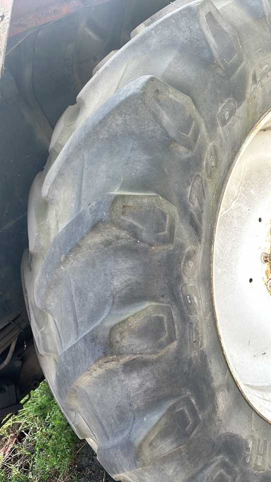 Massey Ferguson 3690 koło kompletne tylne 42 cale - Komplettrad für Landmaschine: das Bild 2 Massey Ferguson 3690 koło kompletne tylne 42 cale - Komplettrad für Landmaschine: das Bild 2