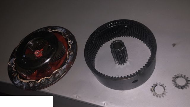 Matbro Manitou - Zwolnica Carraro - Fahrantrieb für Baumaschine: das Bild 3 Matbro Manitou - Zwolnica Carraro - Fahrantrieb für Baumaschine: das Bild 3