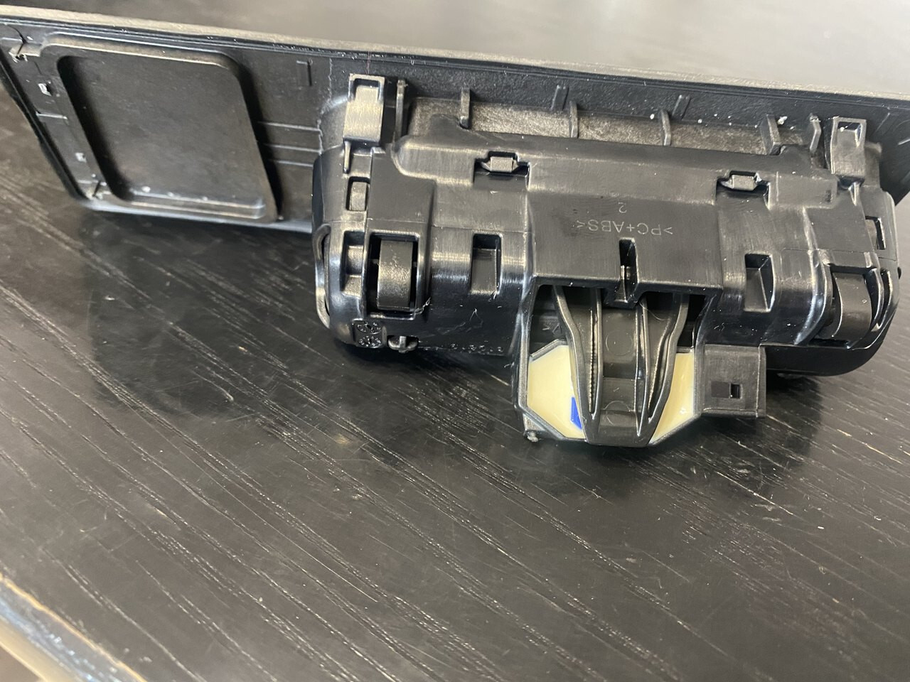 Rączka tylnej klapy bagaźnika - przycisk bagaźnika BMW x1 F48 - Karosserie und Außen für PKW: das Bild 2 Rączka tylnej klapy bagaźnika - przycisk bagaźnika BMW x1 F48 - Karosserie und Außen für PKW: das Bild 2