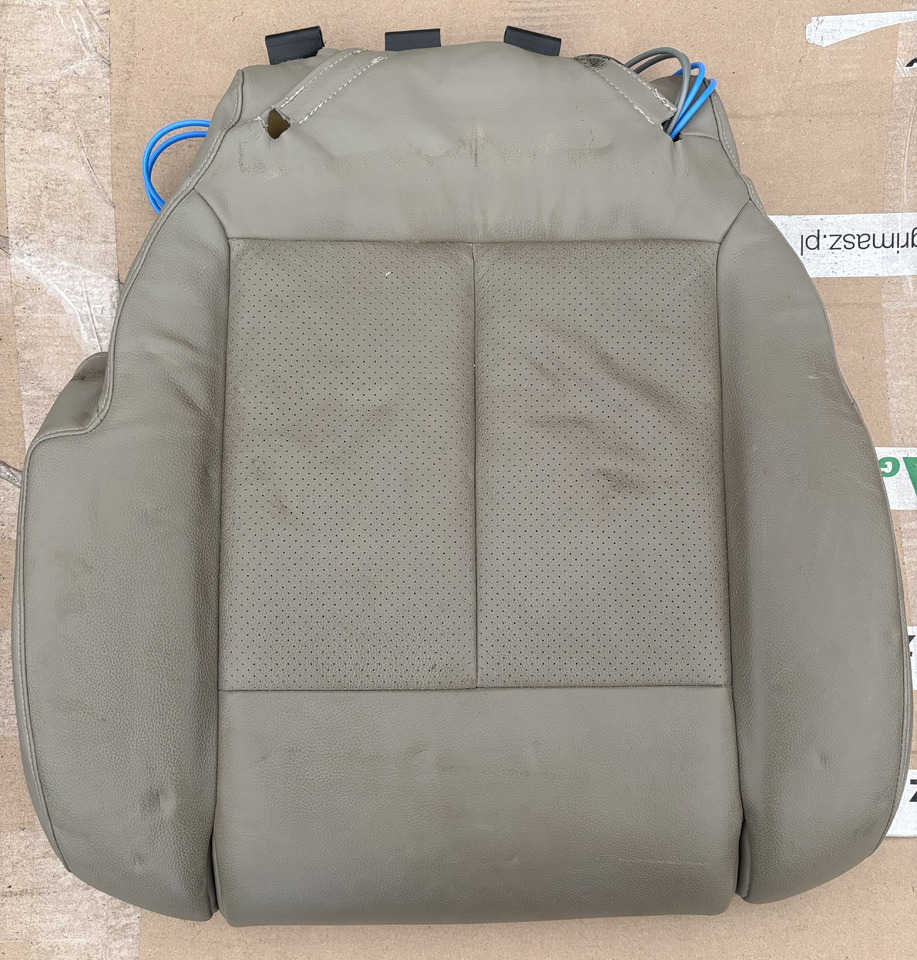 Siedzisko Skórzane John Deere Skórzane Oryginał RE174401 - Sitz für Landmaschine: das Bild 2 Siedzisko Skórzane John Deere Skórzane Oryginał RE174401 - Sitz für Landmaschine: das Bild 2