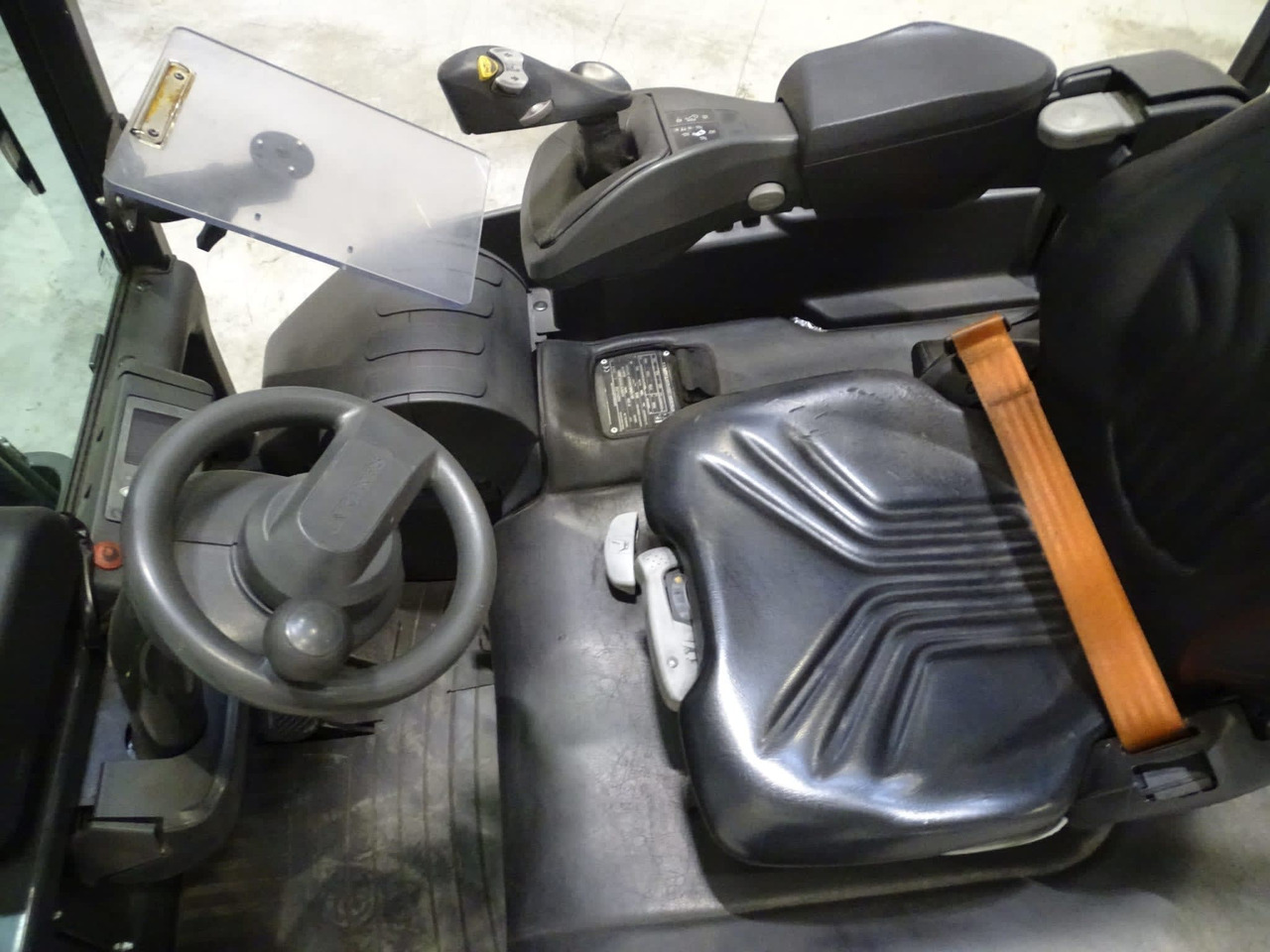 Mitsubishi AG2N1L20Q - Elektrostapler: das Bild 4 Mitsubishi AG2N1L20Q - Elektrostapler: das Bild 4