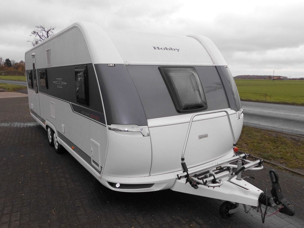 Hobby DE LUXE EDITION 650 KMFe Vorzelt, City, 2200kg - Wohnwagen: das Bild 1 Hobby DE LUXE EDITION 650 KMFe Vorzelt, City, 2200kg - Wohnwagen: das Bild 1