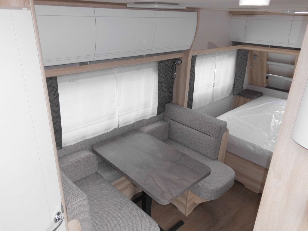 Hobby De Luxe 460 SFf 2025 AUTARK FBH 1500kg. +++ Hobby De Luxe 460 SFf mit Extras, Lagerabverkauf - Wohnwagen: das Bild 5 Hobby De Luxe 460 SFf 2025 AUTARK FBH 1500kg. +++ Hobby De Luxe 460 SFf mit Extras, Lagerabverkauf - Wohnwagen: das Bild 5