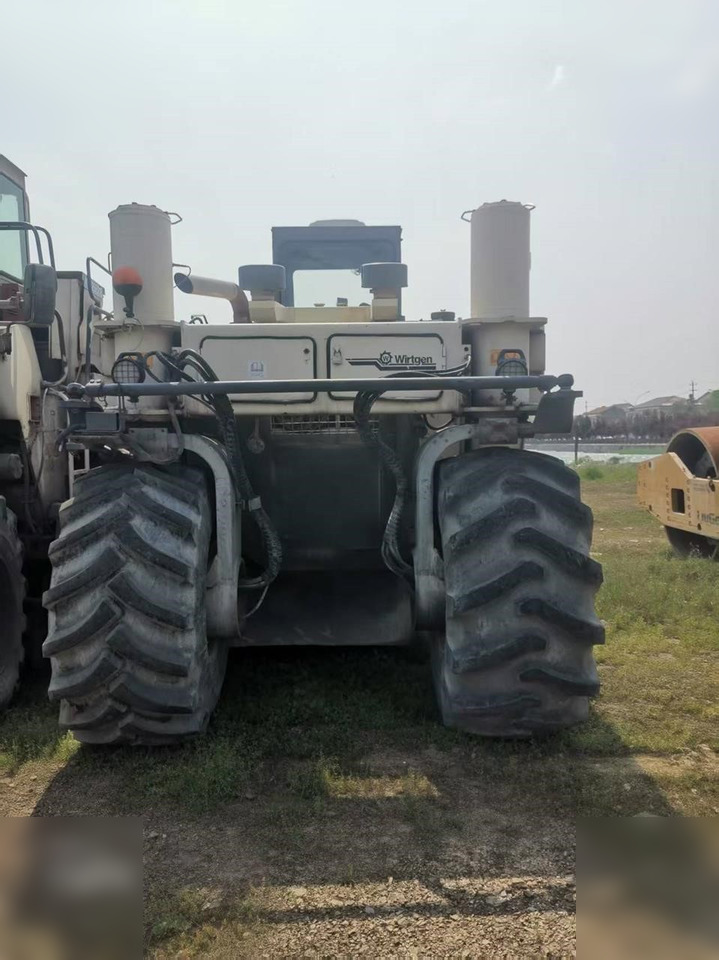 WIRTGEN WR2500 - Bodenstabilisierer: das Bild 5 WIRTGEN WR2500 - Bodenstabilisierer: das Bild 5