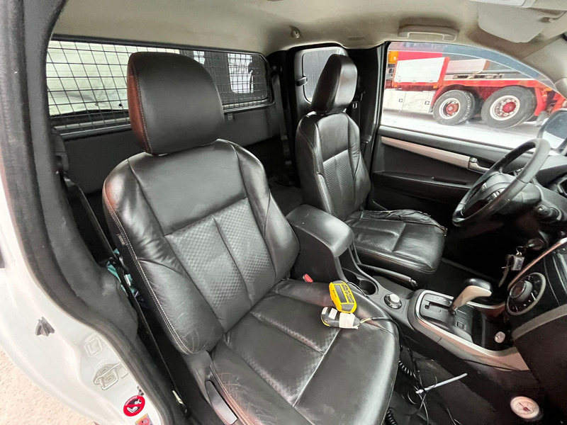 Pick-up Isuzu D-max 4x4 SNOW PLOW & SPREADER: das Bild 20